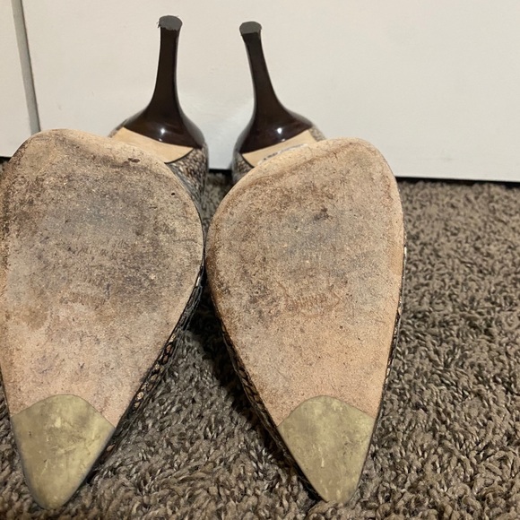 Stuart Weitzman Daisy Pumps - Picture 3 of 7